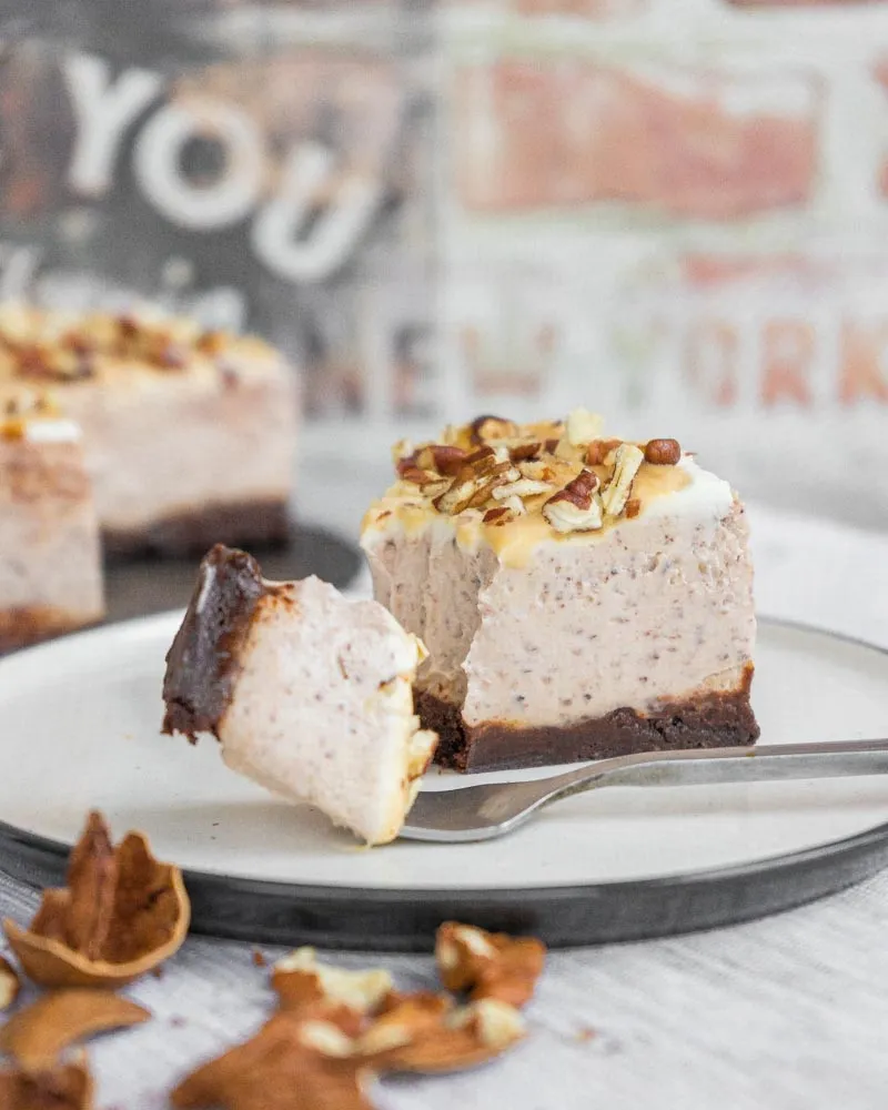 Ореховый чизкейк с брауни