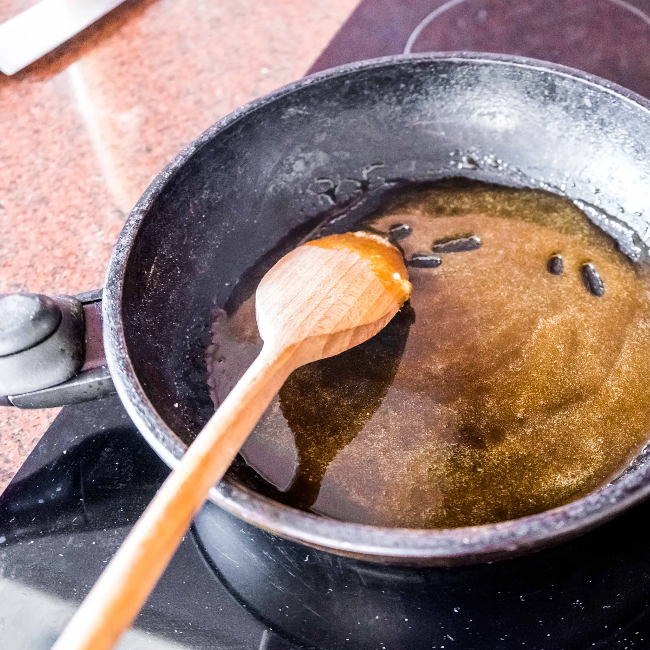 Карамелизация орехов. Домашние козинаки