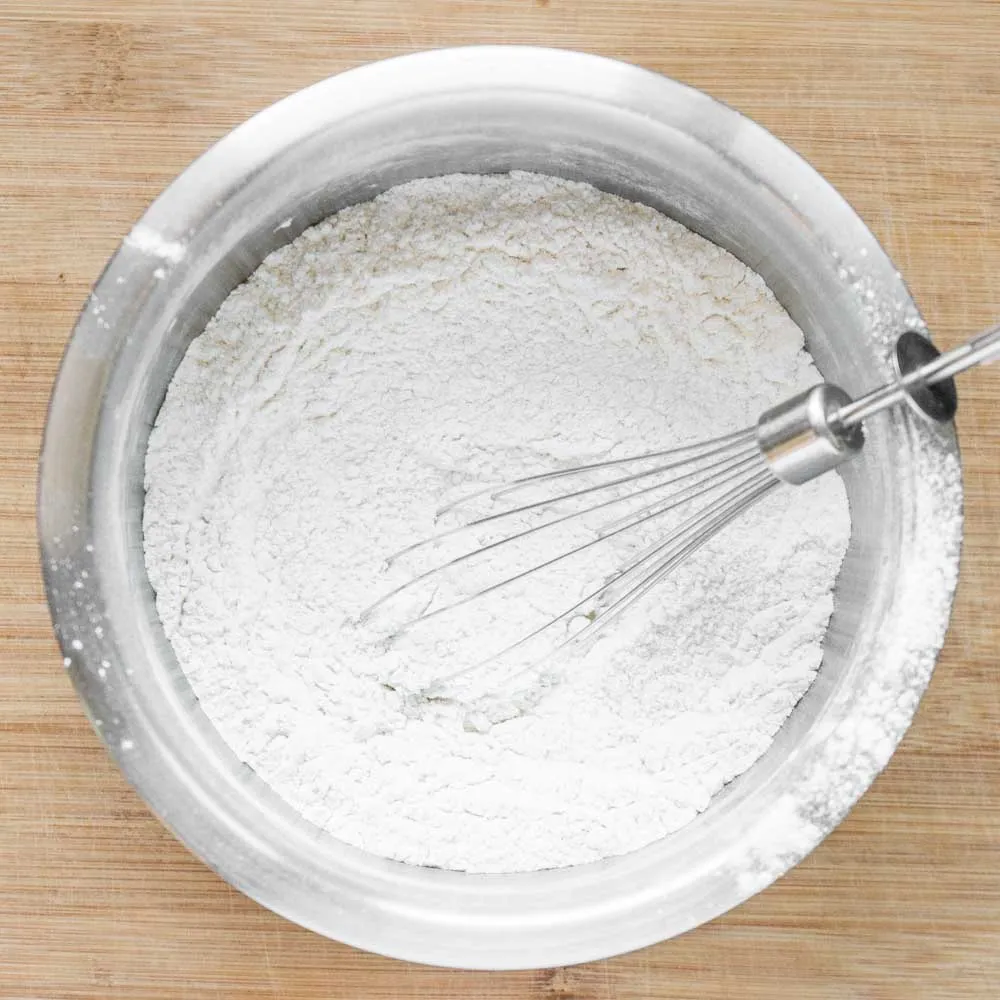 Взбиваем масло с сахаром