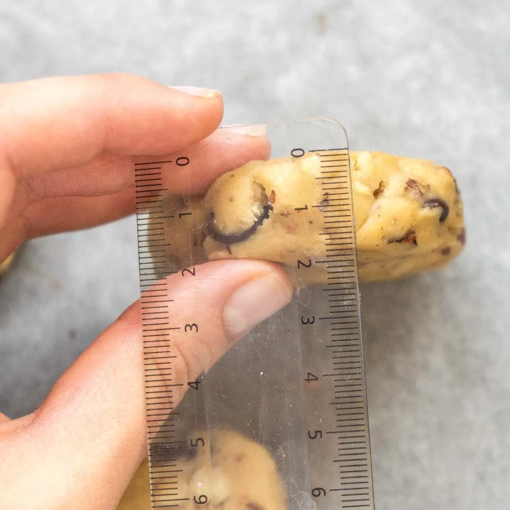 Придавливаем