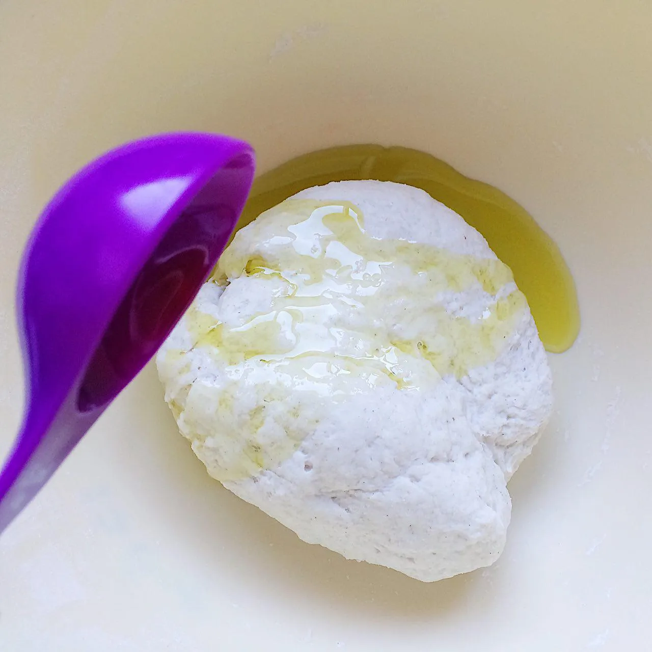 Добавляем масло