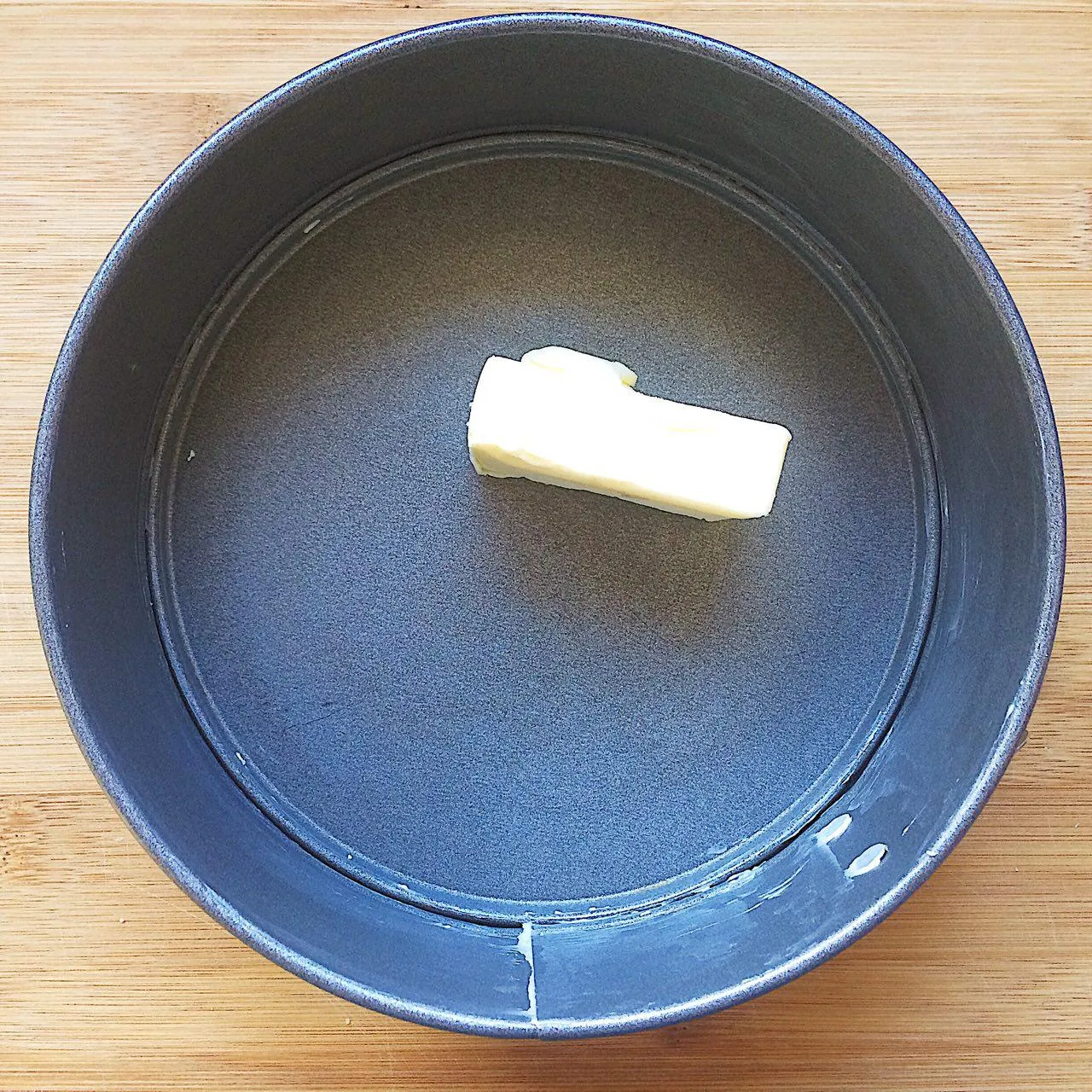 Обмазать маслом