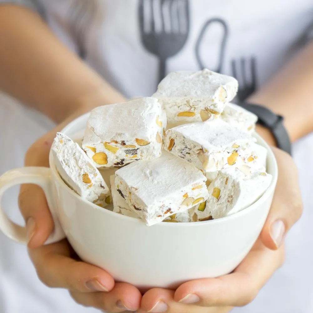 Мягкая нуга с орехами